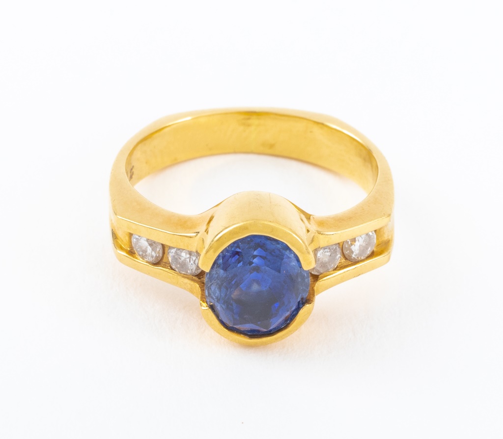 Appraisal: K YELLOW GOLD SAPPHIRE DIAMOND RING K yellow gold ring