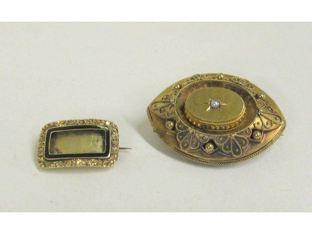 Appraisal: Lot comprising Victorian balloon brooch and a Georgian gold and