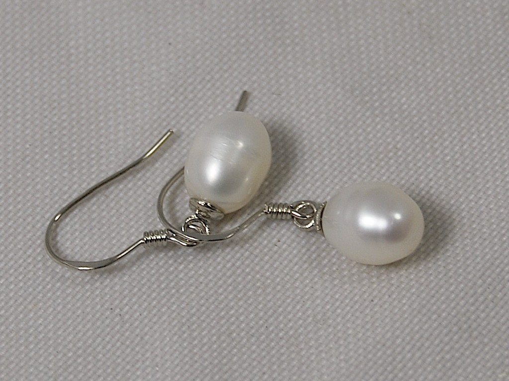 Appraisal: Single river pearl drop earrings