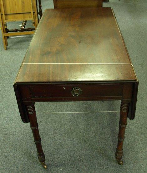 Appraisal: An early Victorian mahogany Pembroke table fitted a single drawer