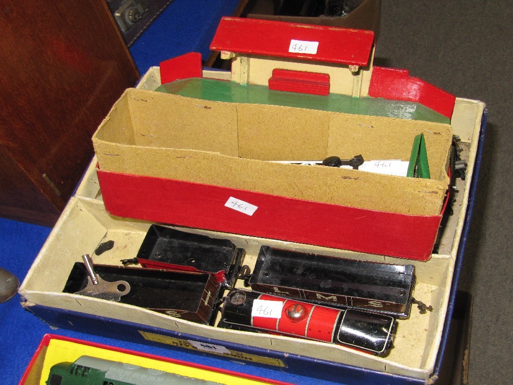 Appraisal: Lot comprising Hornby tinplate clockwork train set a station and