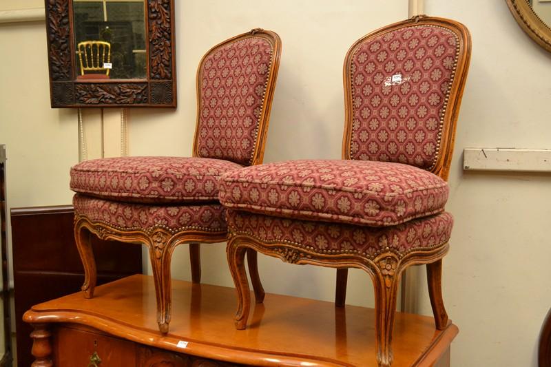 Appraisal: A PAIR OF LOUIS XV DINING CHAIRS IN FLORAL RED