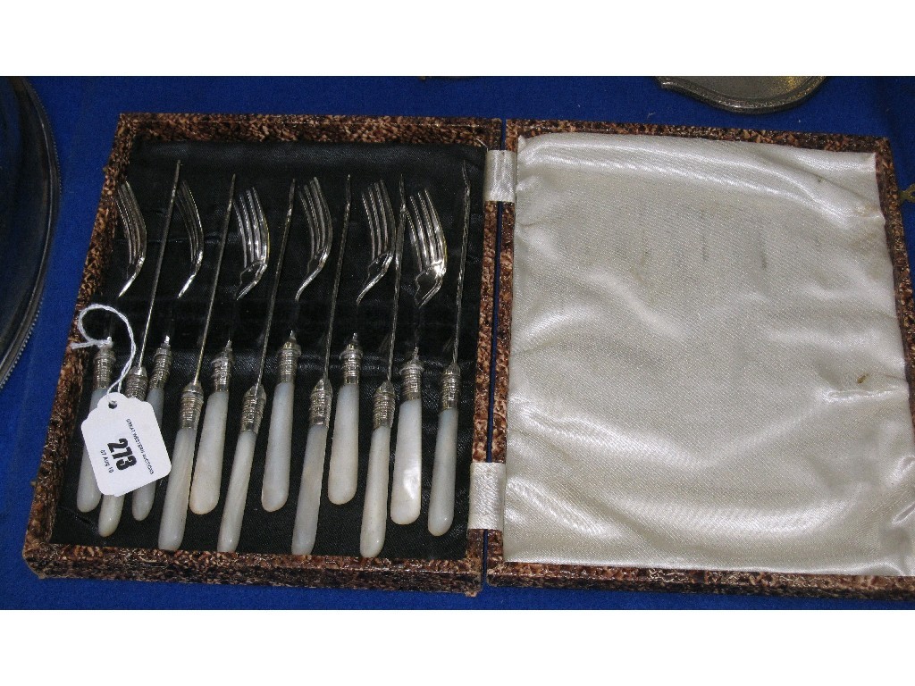 Appraisal: Cased twelve piece mother of pearl and EP fish cutlery