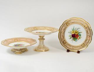 Appraisal: FIFTEEN PIECE DAVENPORT PORCELAIN DESSERT SERVICE English - Comprising twelve