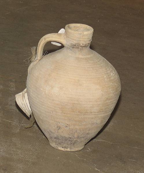 Appraisal: A pair of Guatemalan water jars