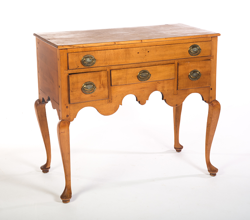 Appraisal: QUEEN ANNE DRESSING TABLE American late th century maple with