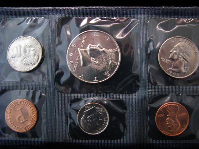 Appraisal: Eleven sets U S Mint uncirculated coins including four- three-