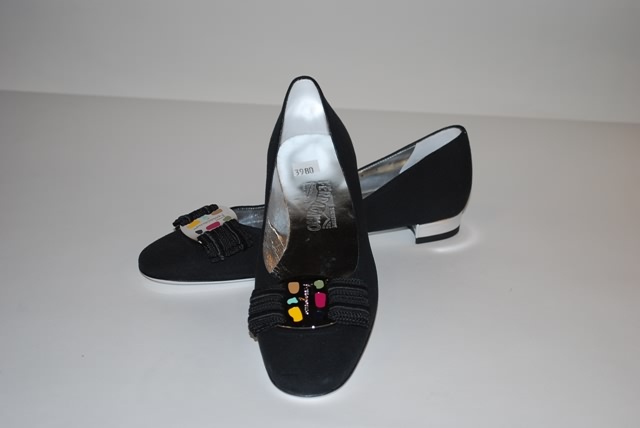 Appraisal: Salvatore Ferragamo black linen flats with multi detail in bow