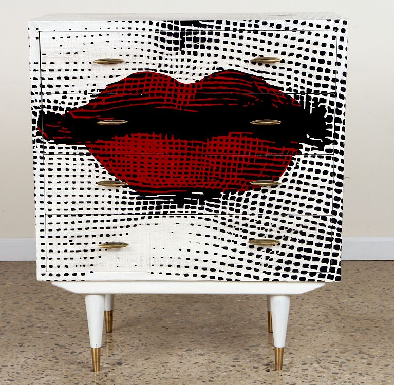 Appraisal: FOUR DRAWER CHEST PAINTED LIPS CIRCA A four drawer chest