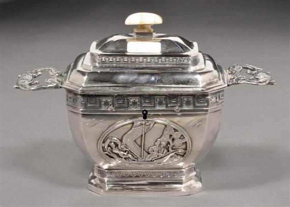 Appraisal: SUGAR BOWL Moscow Inspector's mark Nikolai Lukitsch Dubrowin With maker's