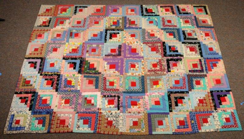 Appraisal: Antique Square Pattern Quilt Description Hand stitched No stains holes