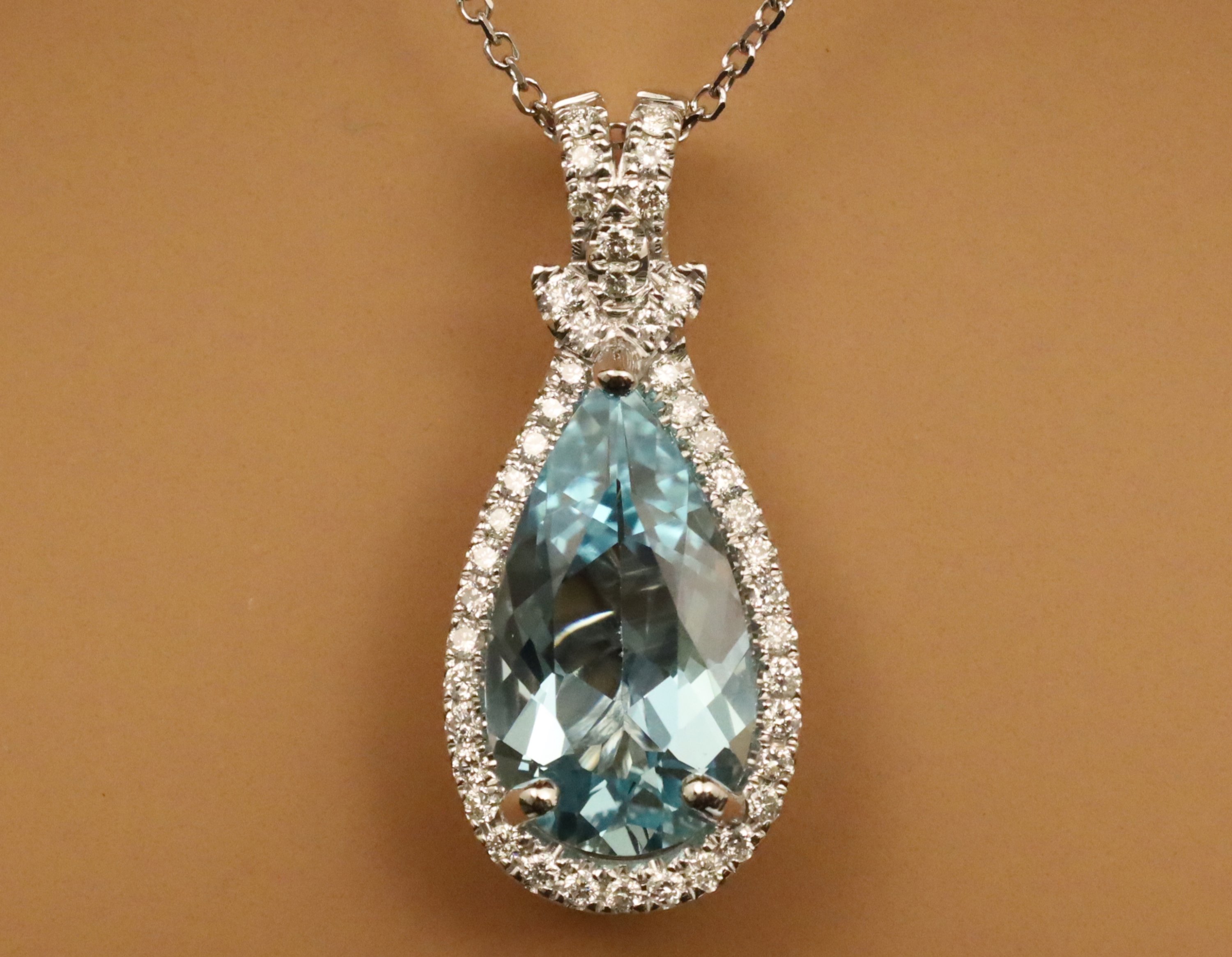 Appraisal: K WHITE GOLD AQUAMARINE DIAMOND NECKLACE K white gold Aquamarine