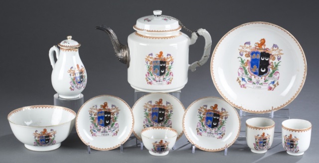 Appraisal: Each piece with an English coat-of-arms above the motto PULCRA