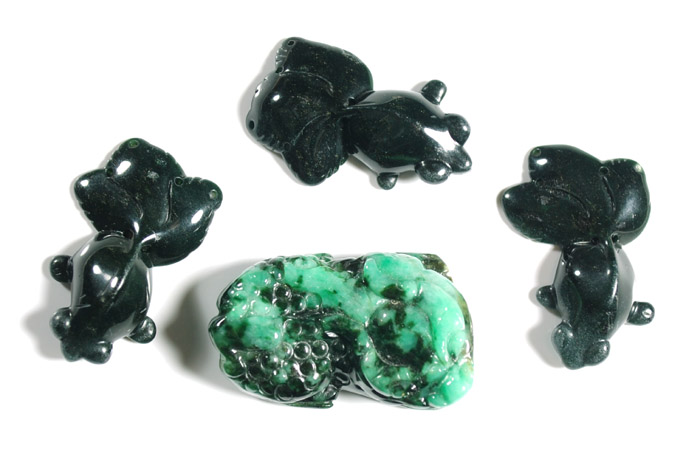 Appraisal: BLACK AND GREEN JADE SALAMANDER AND FISH salamander length inches