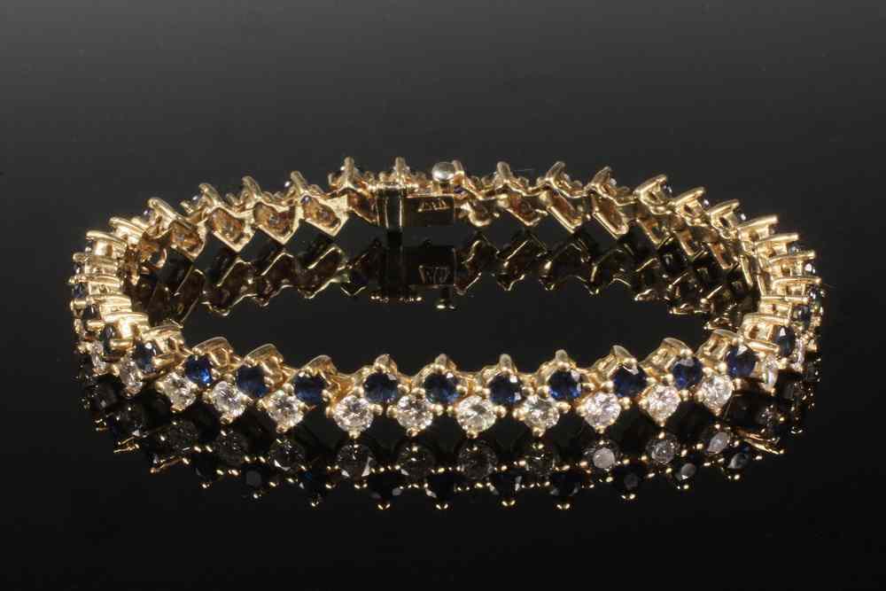 Appraisal: BRACELET - One lady's K yellow gold link style bracelet