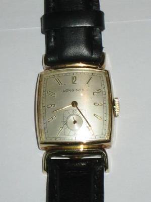 Appraisal: A LONGINES GENTLEMAN'S WATCH the winding movement having silvered oblong