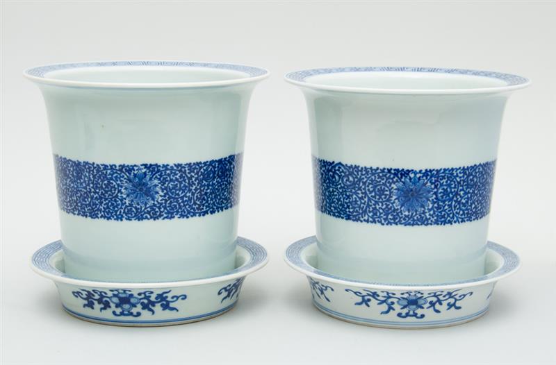 Appraisal: PAIR OF CHINESE BLUE AND WHITE PORCELAIN JARDINI RES AND