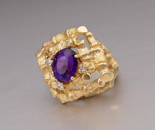 Appraisal: K AMETHYST DIAMOND RING K yellow gold bamboo motif ring