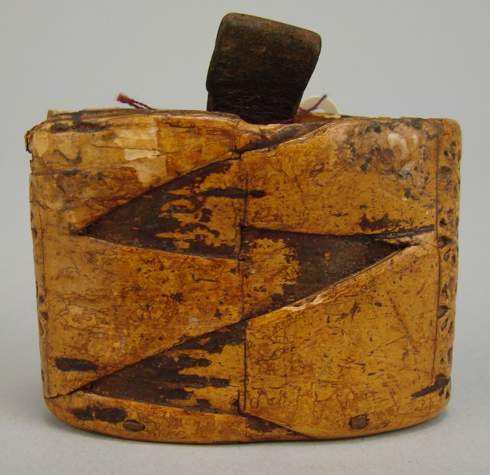 Appraisal: NATIVE AMERICAN BIRCH BARK BOX Circa In oval form with