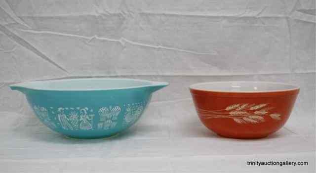 Appraisal: Vintage Pyrex Large Mixing BowlsThis is for vintage Pyrex patterned