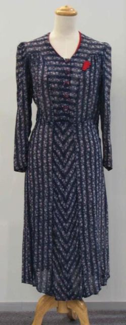 Appraisal: s daydress in printed striped floral silk organza in navy