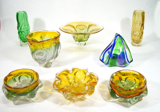 Appraisal: Group of Italian Art glass bowls and vases with amber