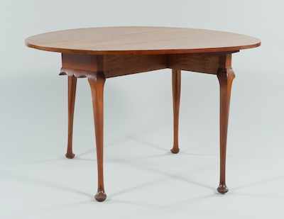 Appraisal: A Fine Queen Anne Style Drop Leaf Table The oval