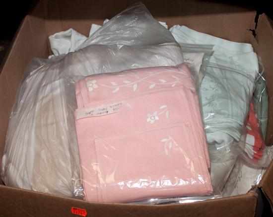 Appraisal: Box of assorted linens Estimate - All property is sold