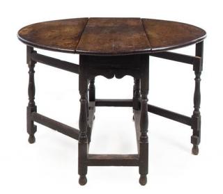 Appraisal: An English Oak Drop-Leaf Table th century having a rectangular