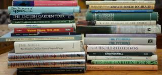 Appraisal: Lot of twenty-five miscellaneous coffee table books to include Batey's