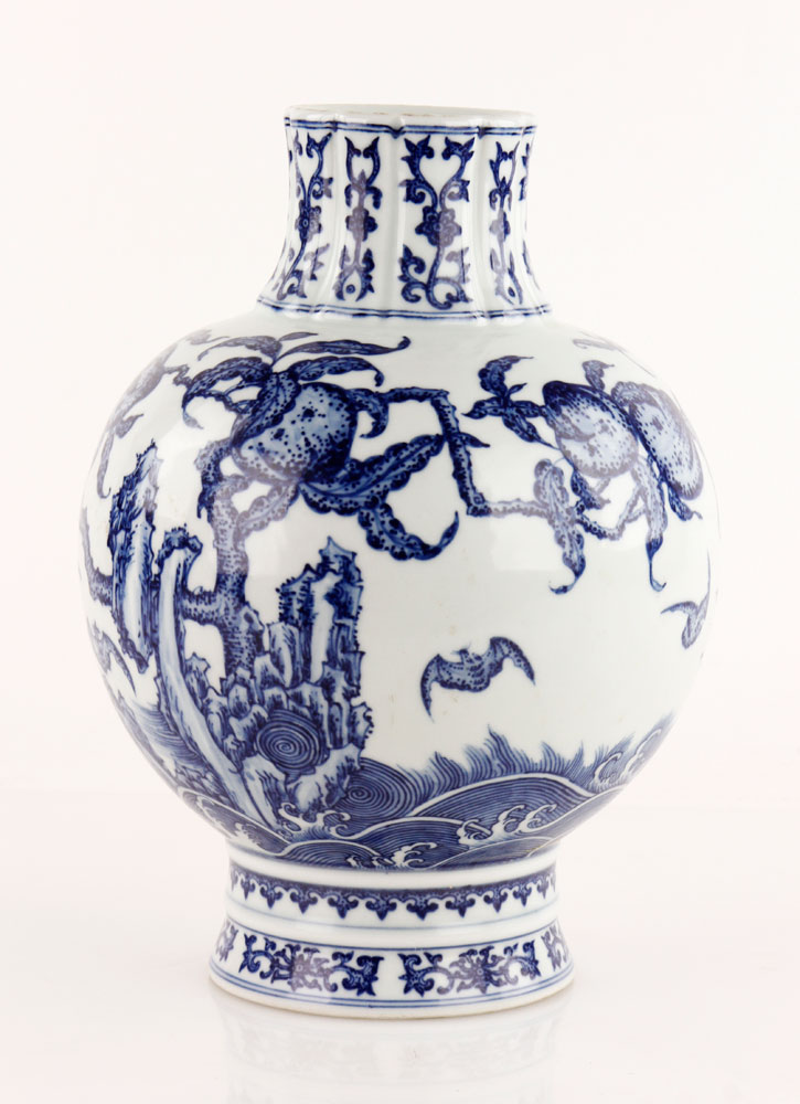 Appraisal: - Chinese Blue and White Porcelain Vase Chinese vase Qing