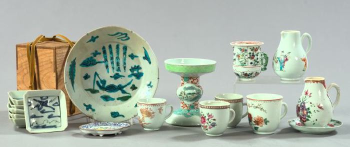 Appraisal: Group of Eighteen Pieces of Oriental Porcelain consisting of a