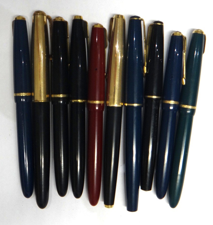 Appraisal: A gilt metal and black plastic Parker fountain pen a