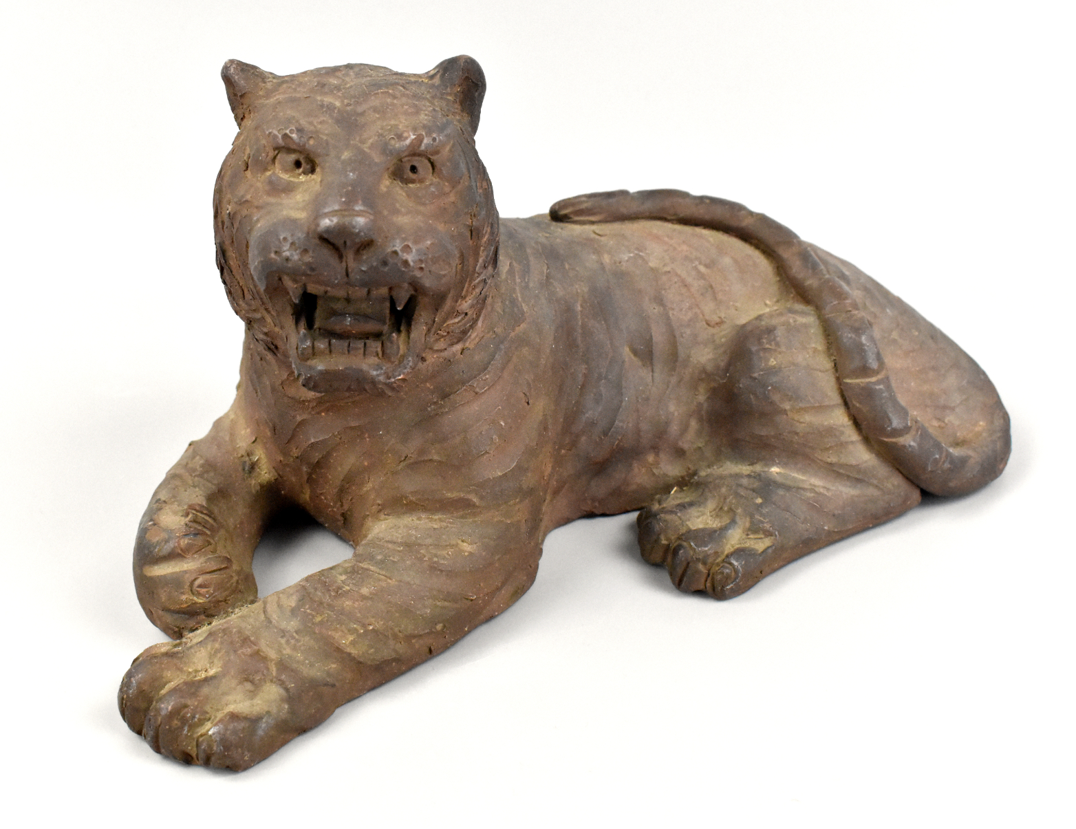 Appraisal: A Japanese Bizen bronze cast tiger figure dating from the