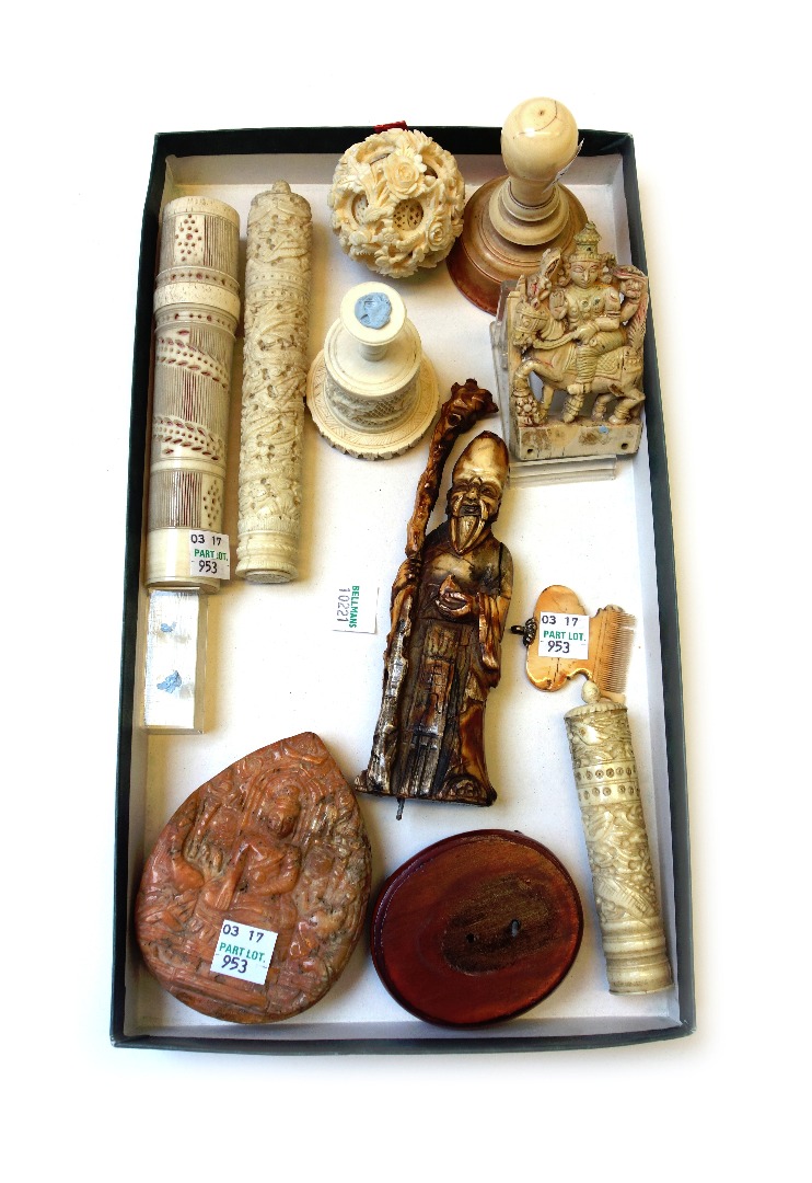 Appraisal: A quantity of South East Asian collectables including a turned