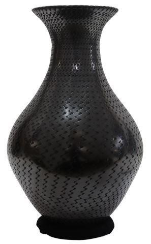 Appraisal: Blackware pottery vase Reynaldo Quezada Casas Grandes and Mata Ortiz