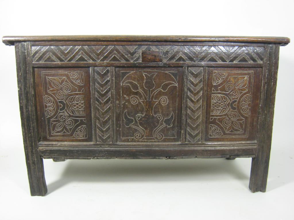 Appraisal: A th Century oak Dorset Coffer with hinged top and