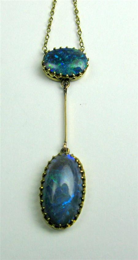 Appraisal: An Edwardian black opal set necklace composed of fine belcher