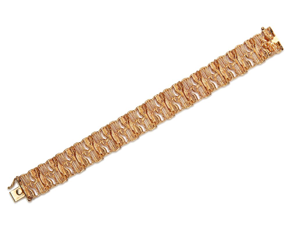 Appraisal: K Gold Bracelet K Gold Bracelet comprising open-work rectangular-form links