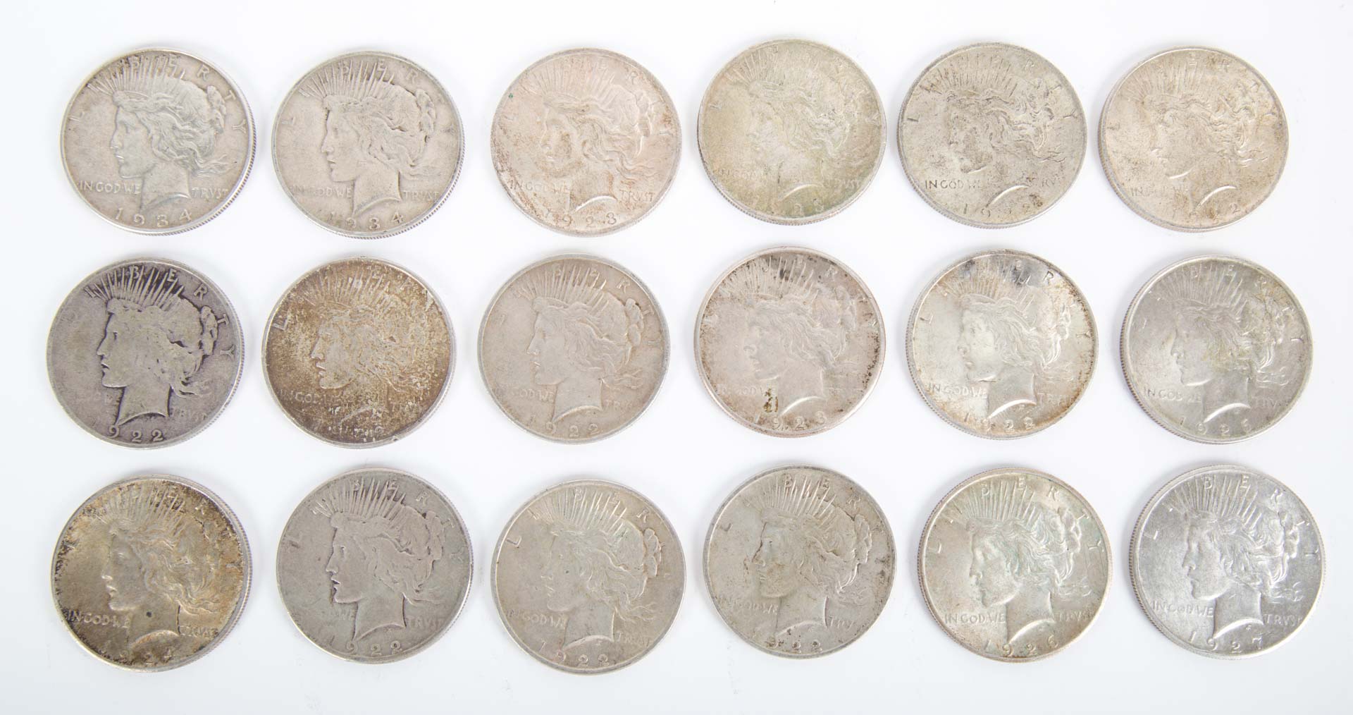 Appraisal: US Peace Dollars - A partial roll of Peace Dollars