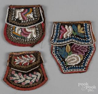 Appraisal: Three Iroquois beaded cloth purses late th early th c