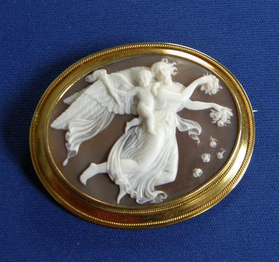 Appraisal: Antique Victorian shell cameo brooch possibly depicting Roman goddess Flora