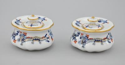 Appraisal: A Pair of Meissen Porcelain Dresser Jars with Lids Fluted