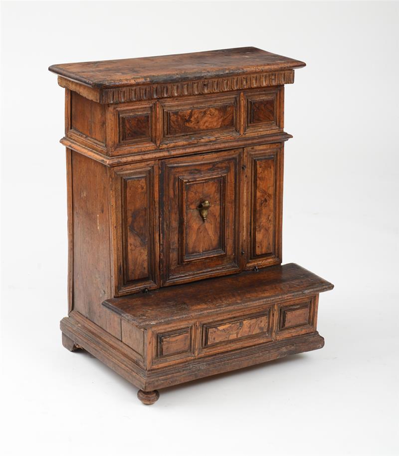 Appraisal: ITALIAN BAROQUE WALNUT PRIE DIEU The hinged top opening to