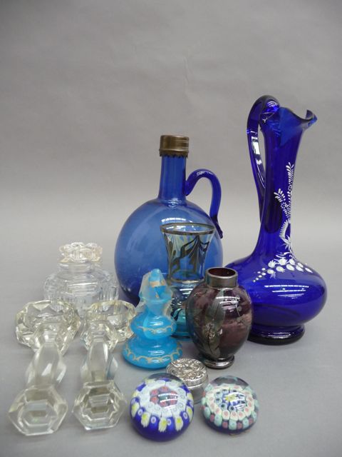 Appraisal: A quantity of th century and later glass comprising a