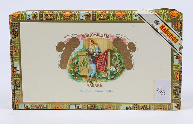 Appraisal: A BOX OF X EXHIBICION NO CUBAN ROMEO AND JULIETA