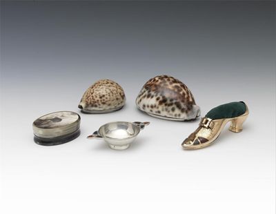 Appraisal: An early th century Scottish silver mounted cowrie shell snuff