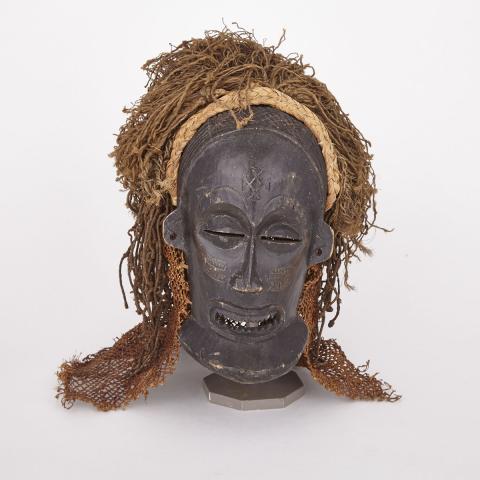 Appraisal: Chokwe Cihongo Carved and Painted Wood Mask and Headdress with