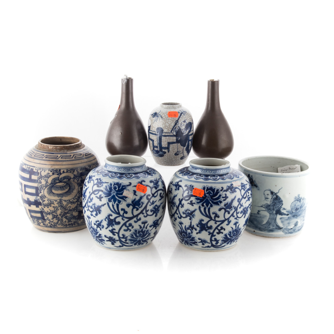 Appraisal: Seven Chinese porcelain vases and jars including five blue and