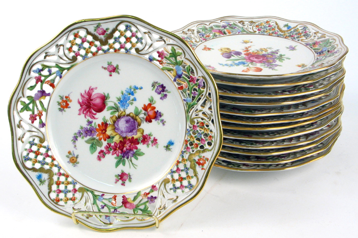 Appraisal: A SET OF SCHUMANN BAVARIA PORCELAIN PLATES in the Dresden